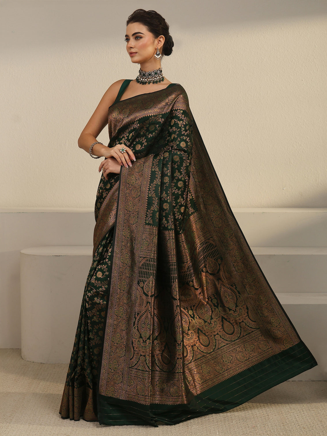 Mameraa Jungle Green Floral Banarasi Silk Blend Saree