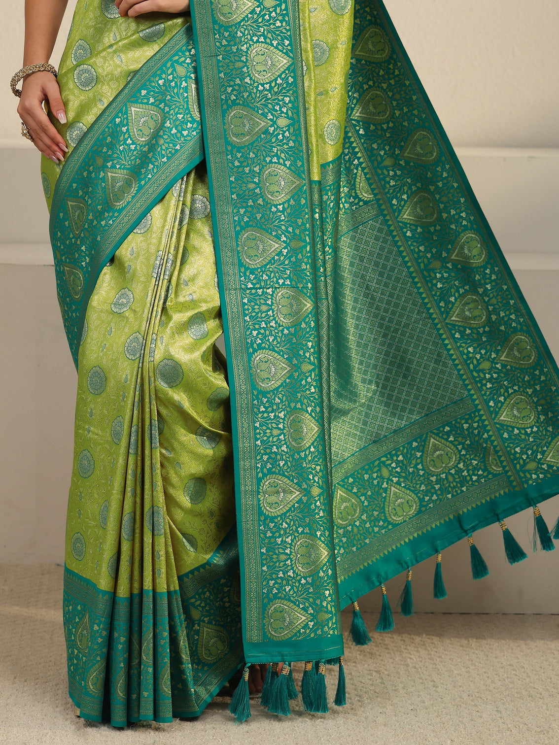 Mameraa Green Leaf Woven Design Brocade Saree