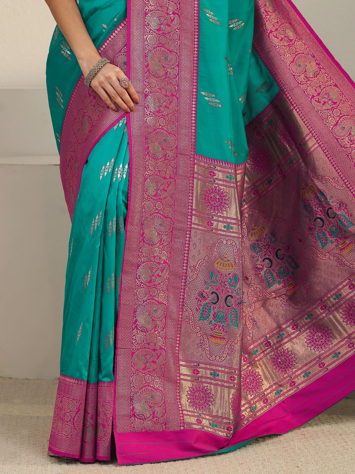 Mameraa Sea Green and Pink Silk Blend Paithani Saree