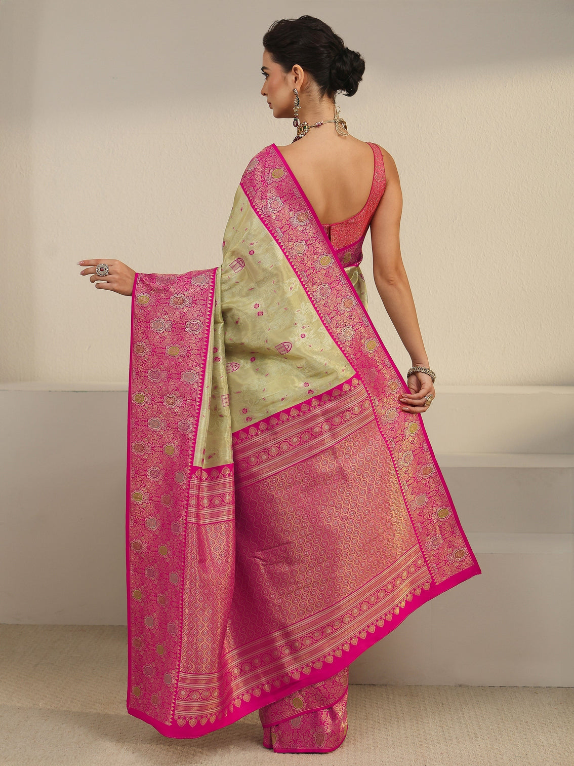 Mameraa Cream and Pink Floral Woven Design Silk Blend Saree