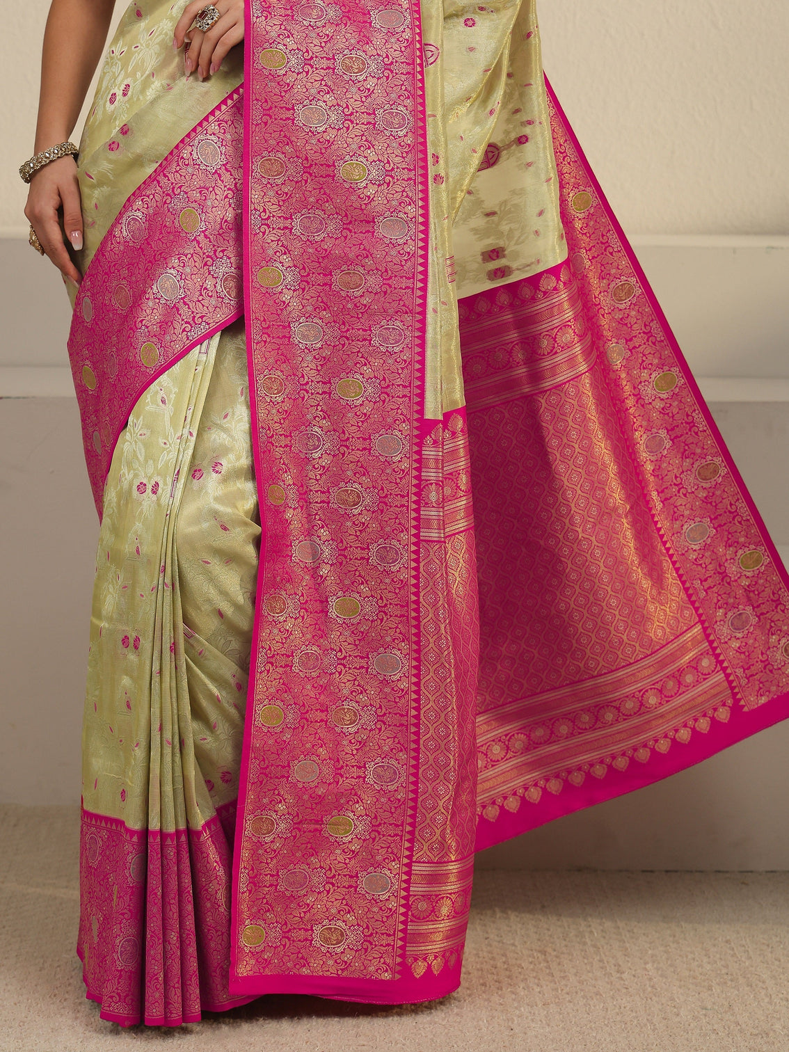Mameraa Cream and Pink Floral Woven Design Silk Blend Saree