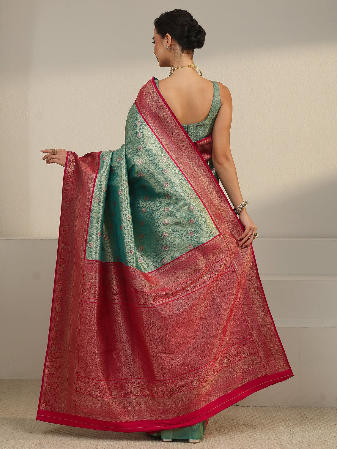 Mameraa Teal Green and Red Floral Woven Design Silk Blend Saree