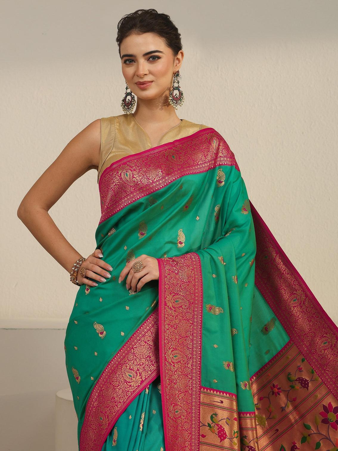 Mameraa Kelly Green and Pink Silk Blend Paithani Saree