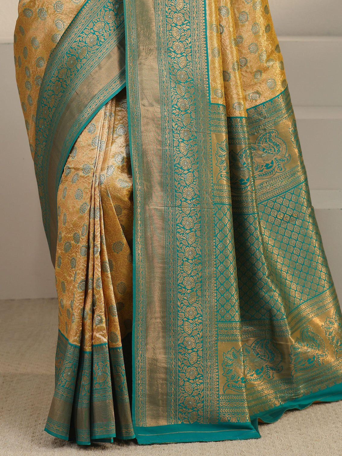 Mameraa Butter Yellow Floral Design Silk Blend Saree