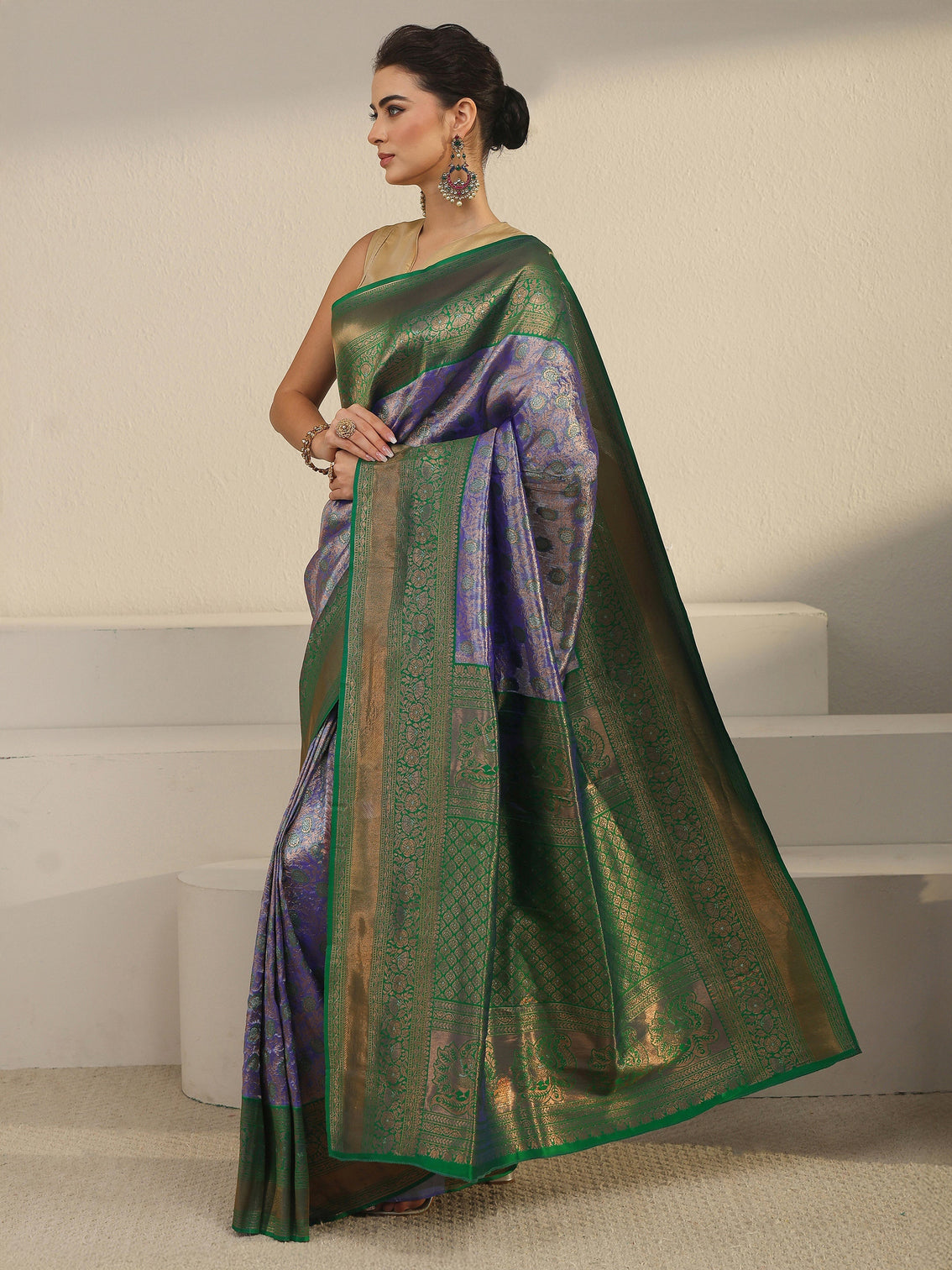 Mameraa Purple Floral Woven Design Banarasi Silk Blend Saree