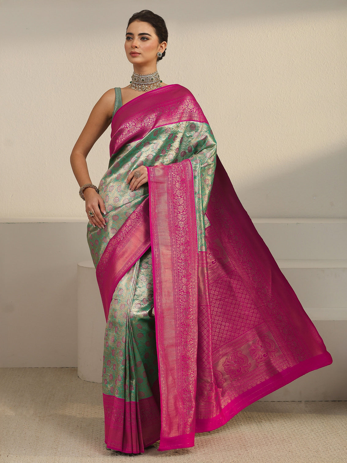 Mameraa Green and Pink Floral Woven Design Banarasi Silk Blend Saree