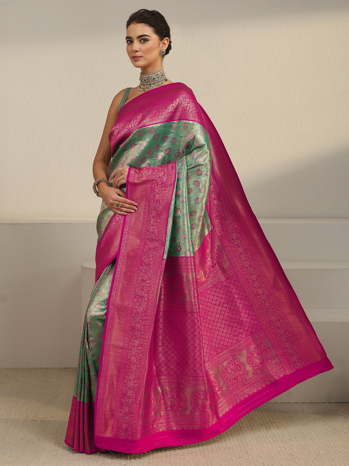 Mameraa Green and Pink Floral Woven Design Banarasi Silk Blend Saree
