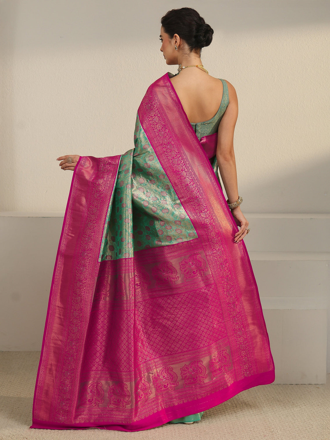 Mameraa Green and Pink Floral Woven Design Banarasi Silk Blend Saree