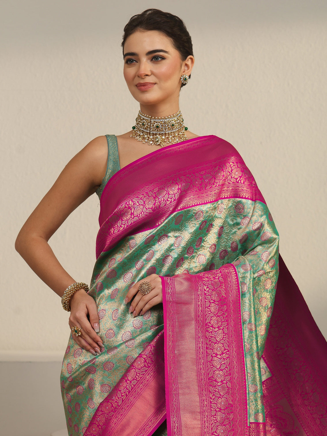 Mameraa Green and Pink Floral Woven Design Banarasi Silk Blend Saree