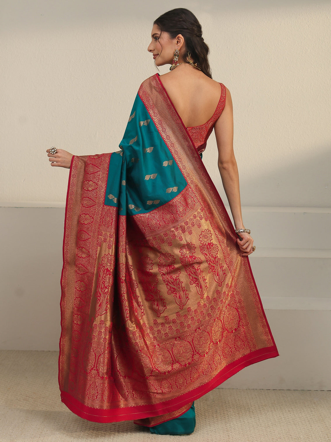 Mameraa Blue and Red Banarasi Silk Blend Saree