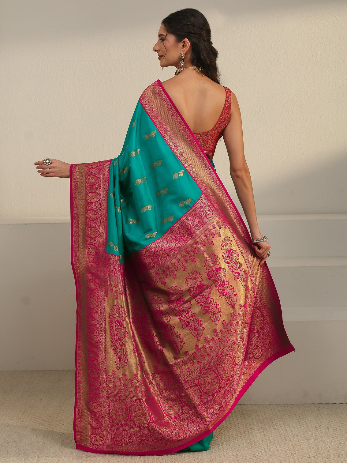 Mameraa Sea Green and Pink Banarasi Silk Blend Saree
