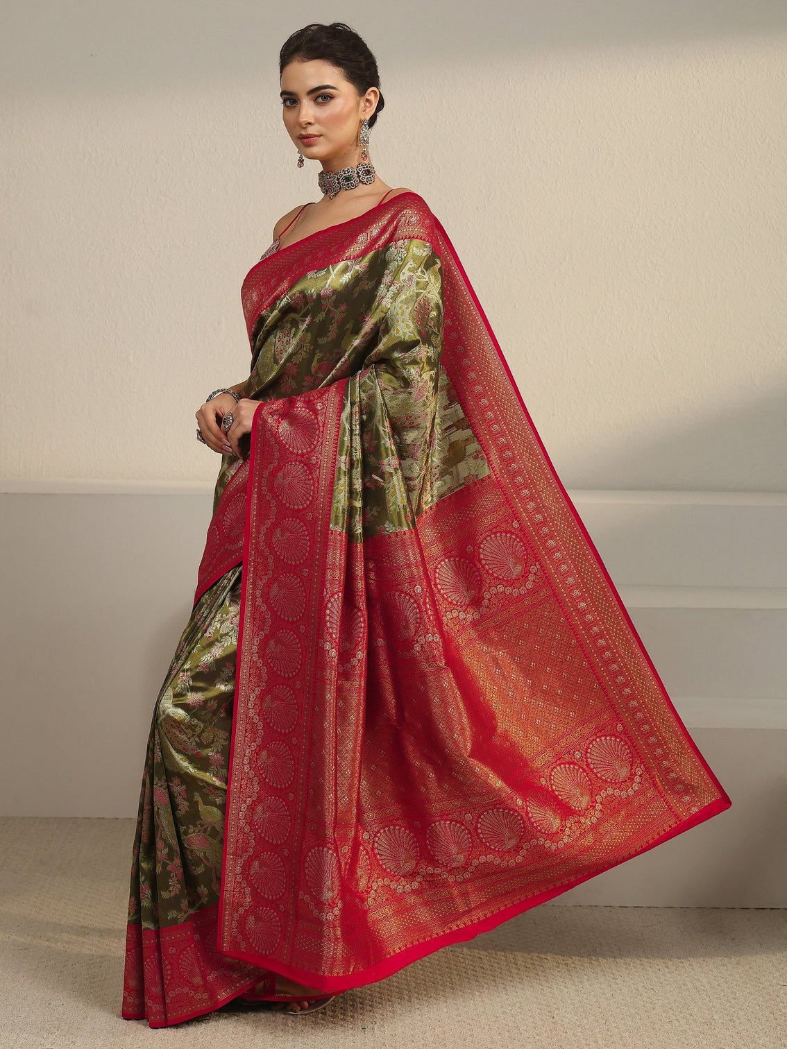Mameraa Green and Red Floral Woven Design Silk Blend Saree