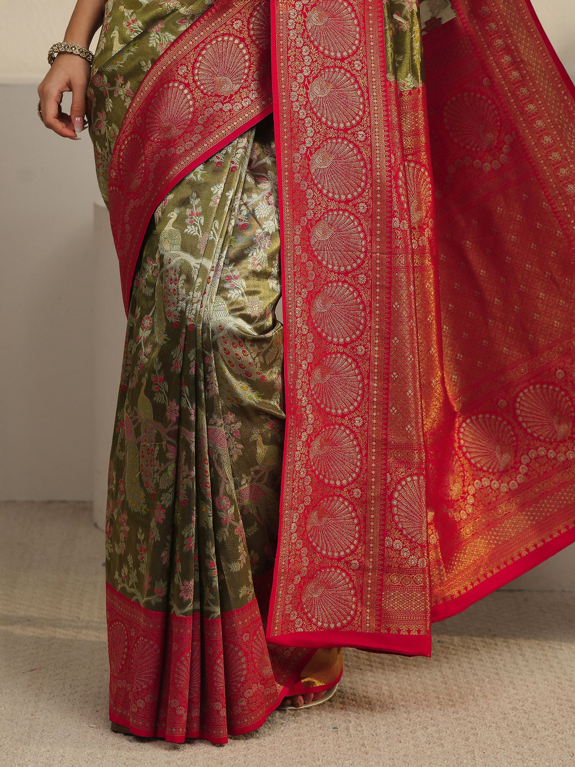 Mameraa Green and Red Floral Woven Design Silk Blend Saree