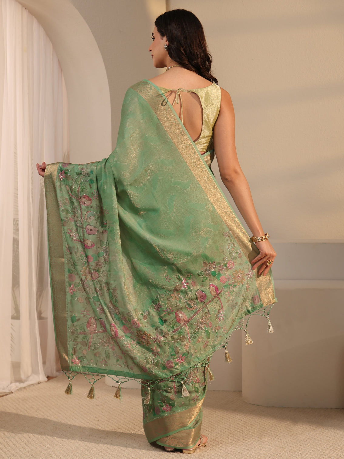 Mameraa Green Floral Printed Silk Blend Tassel Saree