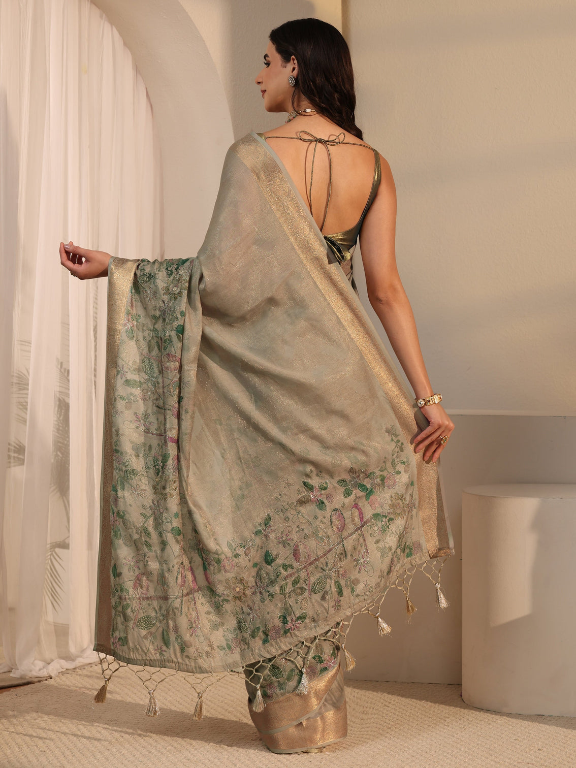 Mameraa Grey Floral Printed Silk Blend Tassel Saree