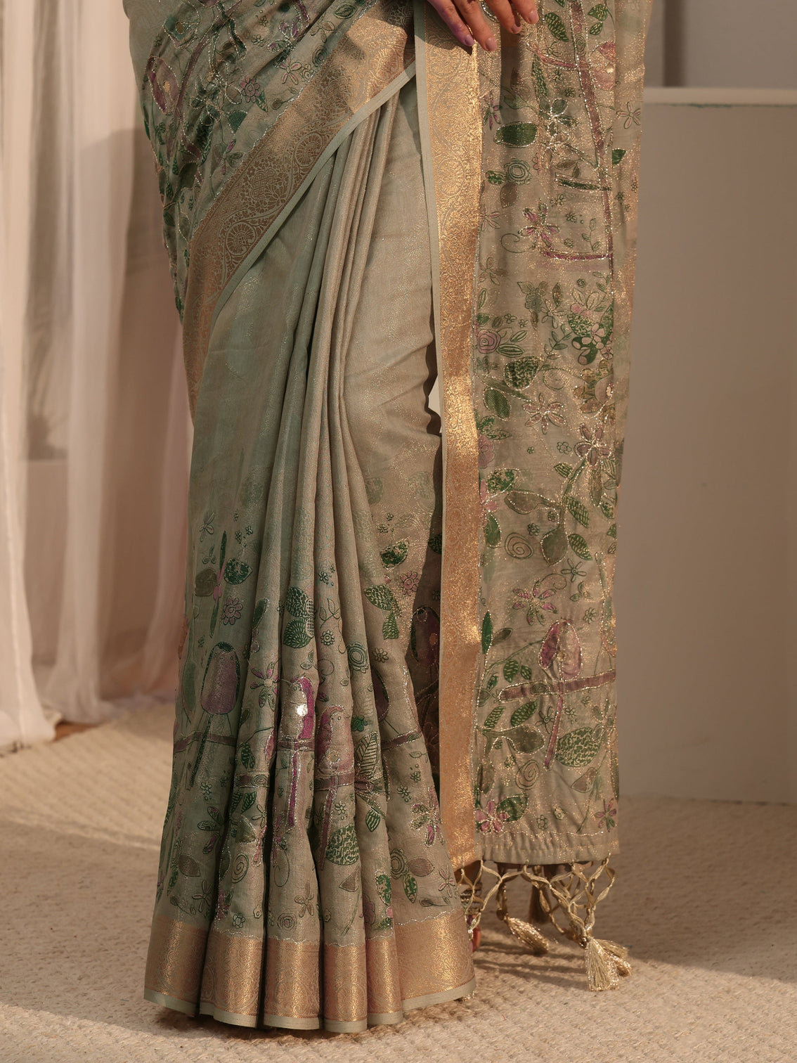 Mameraa Grey Floral Printed Silk Blend Tassel Saree