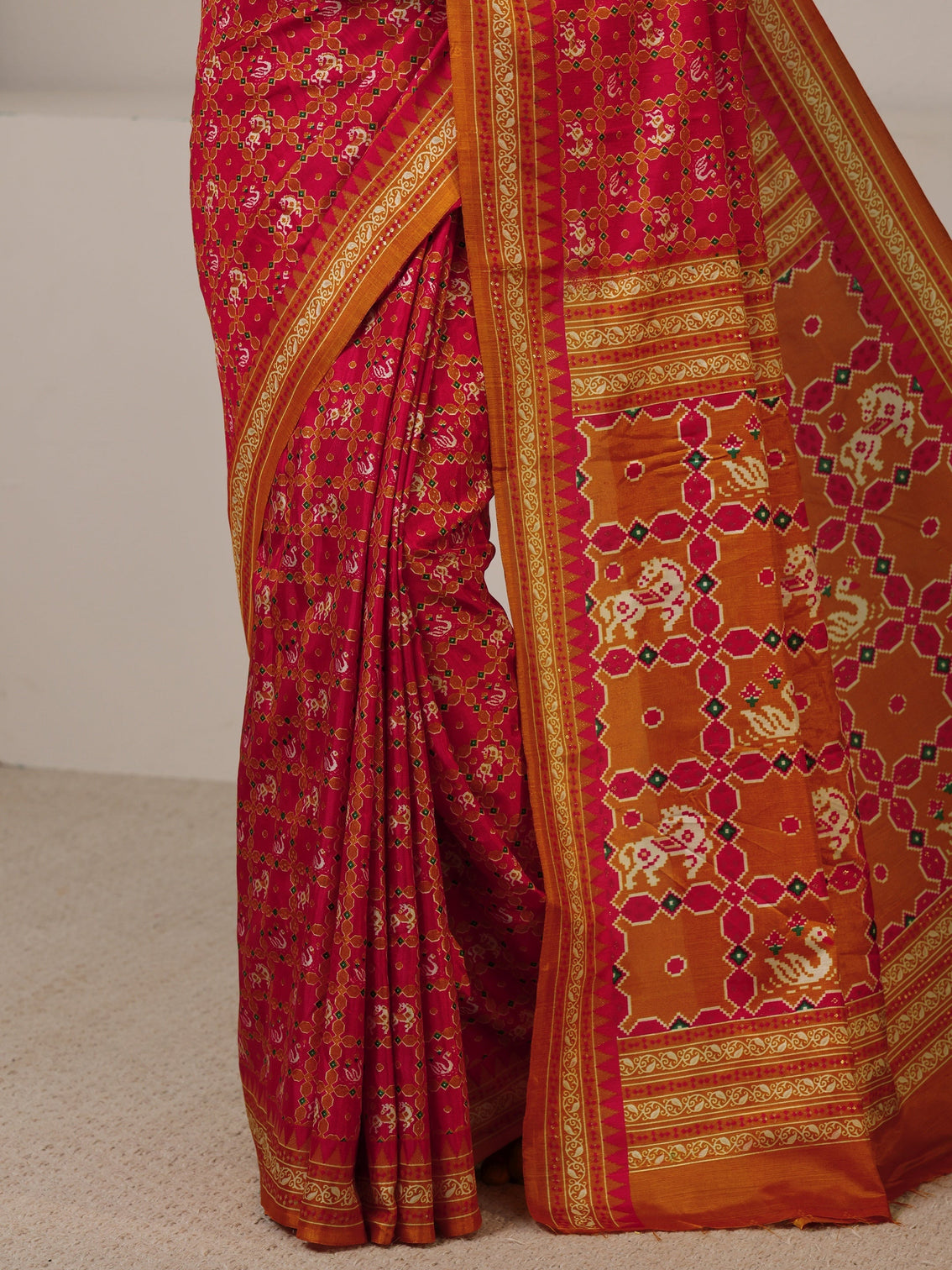 Mameraa Red Printed Silk Blend Saree