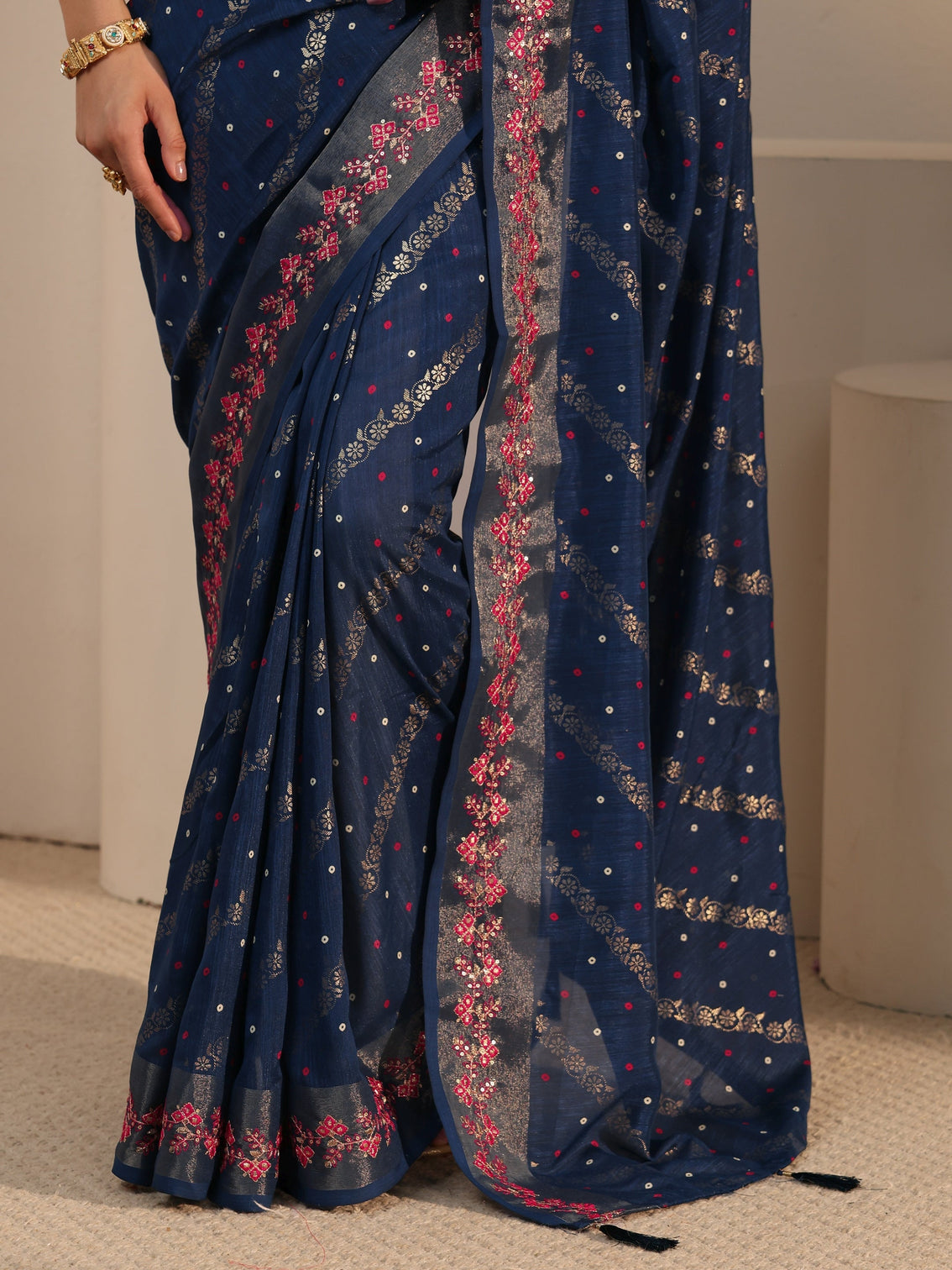 Mameraa Navy Blue Foil Printed Silk Blend Tassel Saree