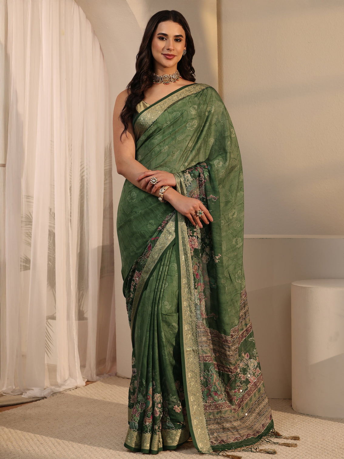 Mameraa Green Floral Printed Crepe Tassel Saree
