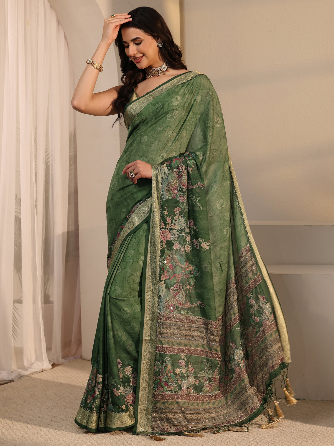 Mameraa Green Floral Printed Crepe Tassel Saree