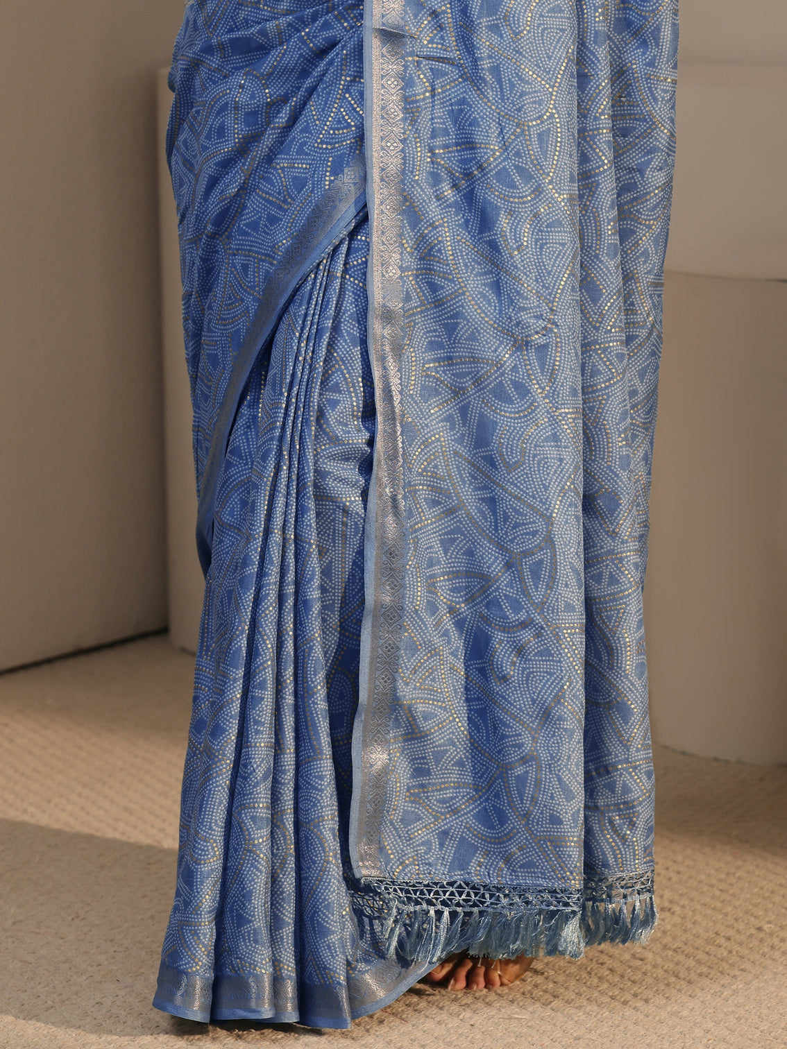 Mameraa Blue Bandhani Printed Silk Blend Tassel Saree