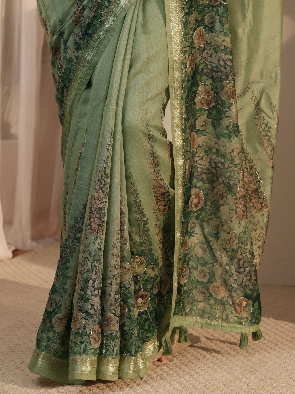 Mameraa Green Floral Printed Cotton Blend Tassel Saree