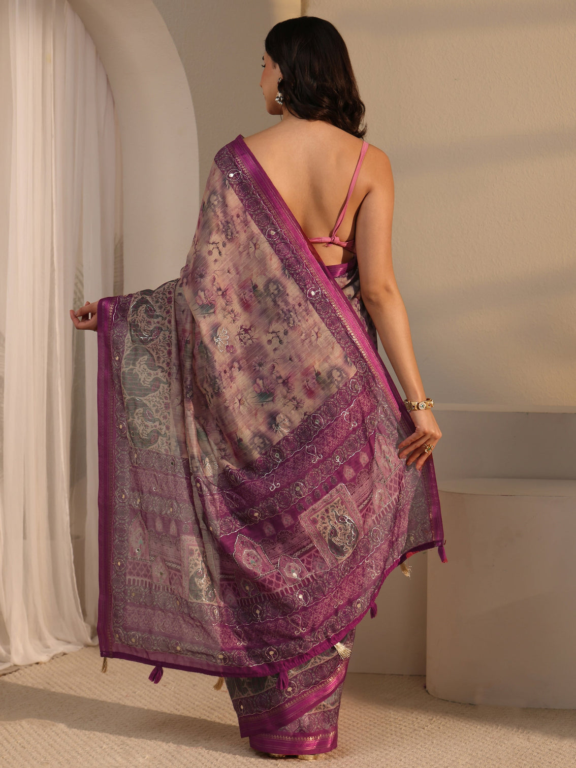 Mameraa Pink Floral Printed Cotton Blend Saree