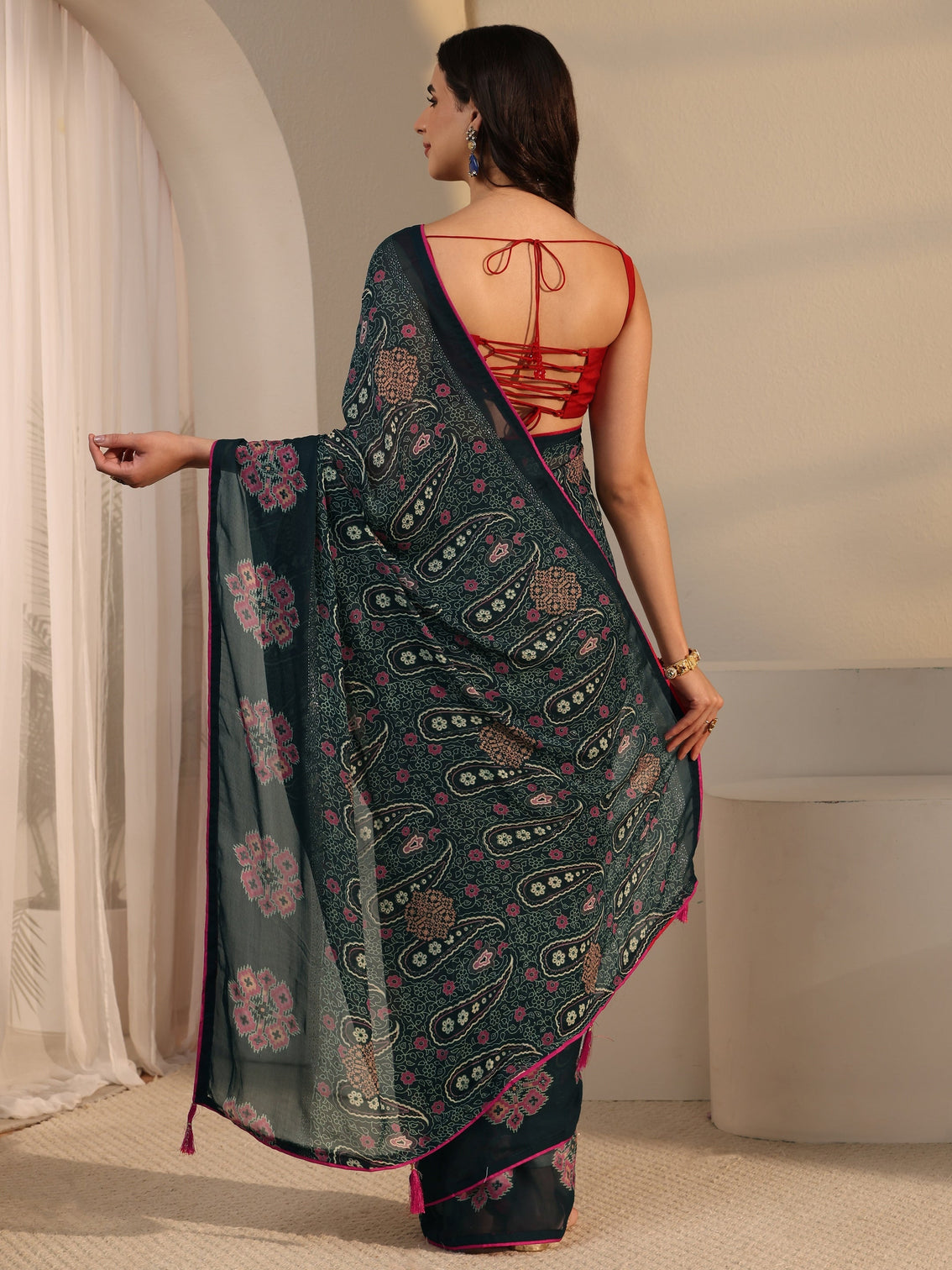 Mameraa Teal Green Paisley Printed Georgette Saree