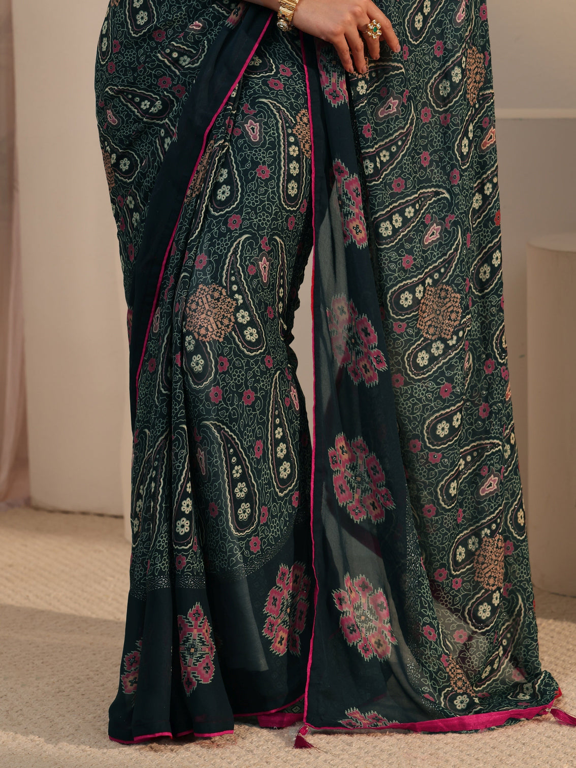 Mameraa Teal Green Paisley Printed Georgette Saree