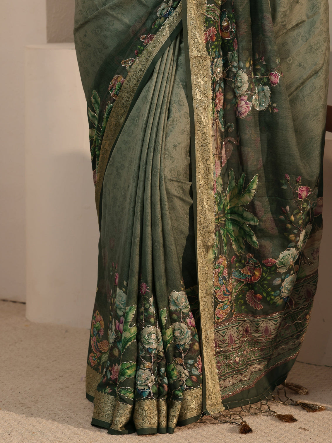 Mameraa Green Floral Printed Silk Blend Tassel Saree