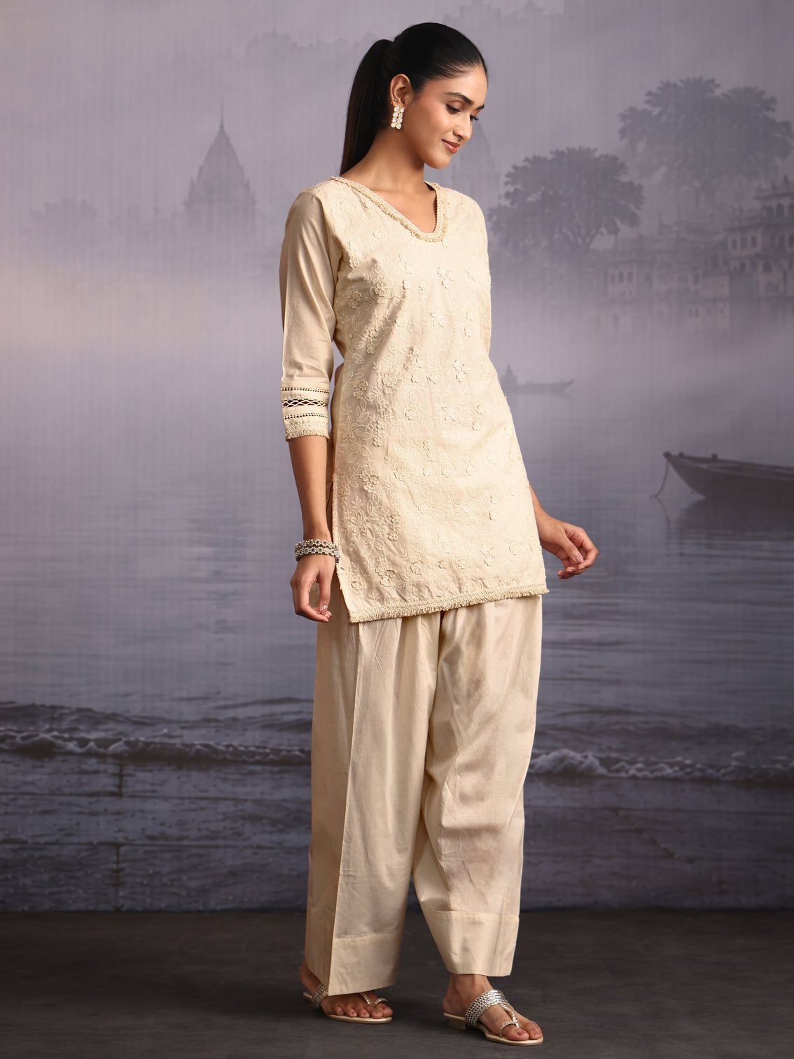 Mameraa Off White Floral Embroidered Cotton Farshi Salwar Suit
