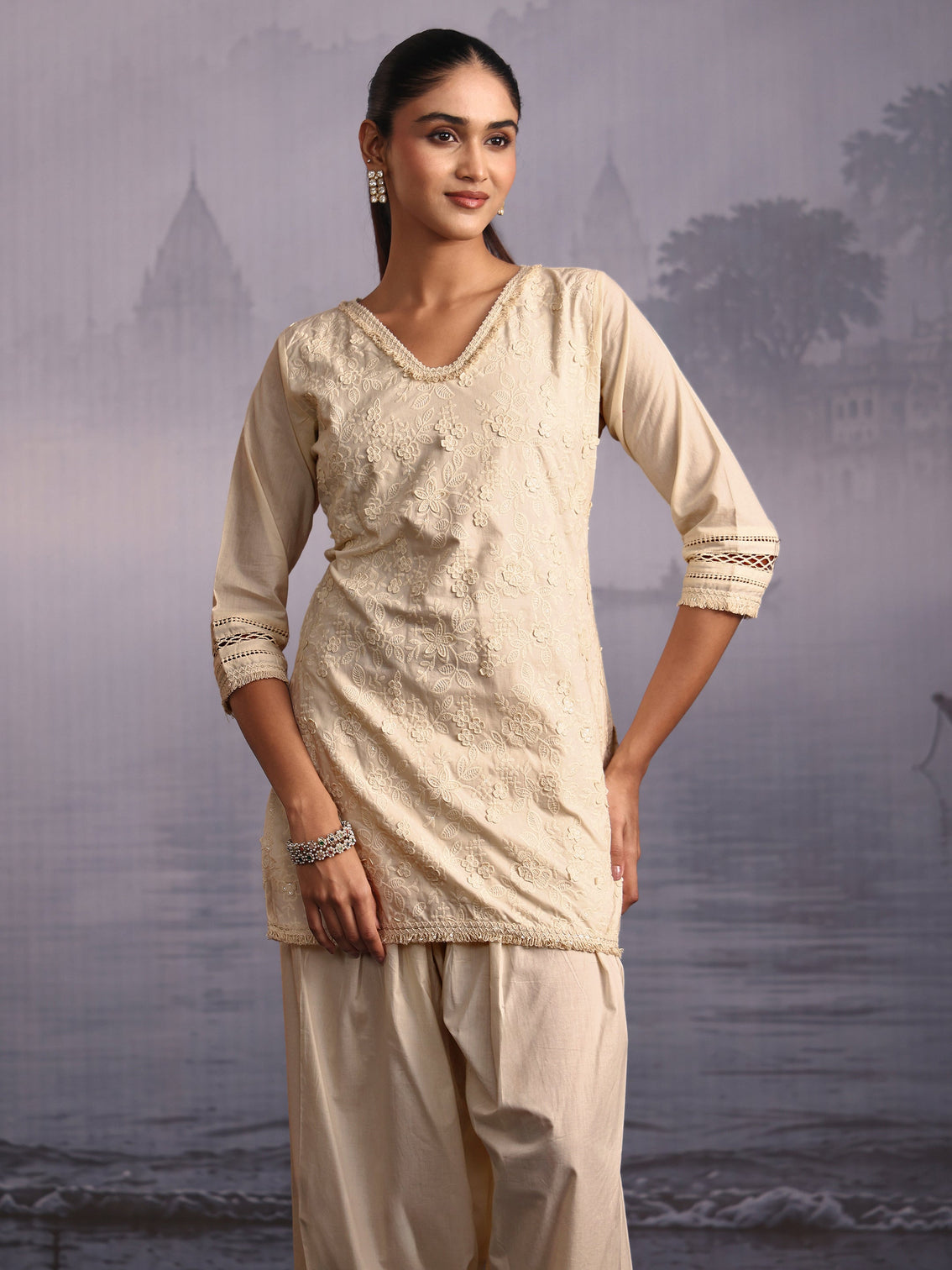 Mameraa Off White Floral Embroidered Cotton Farshi Salwar Suit