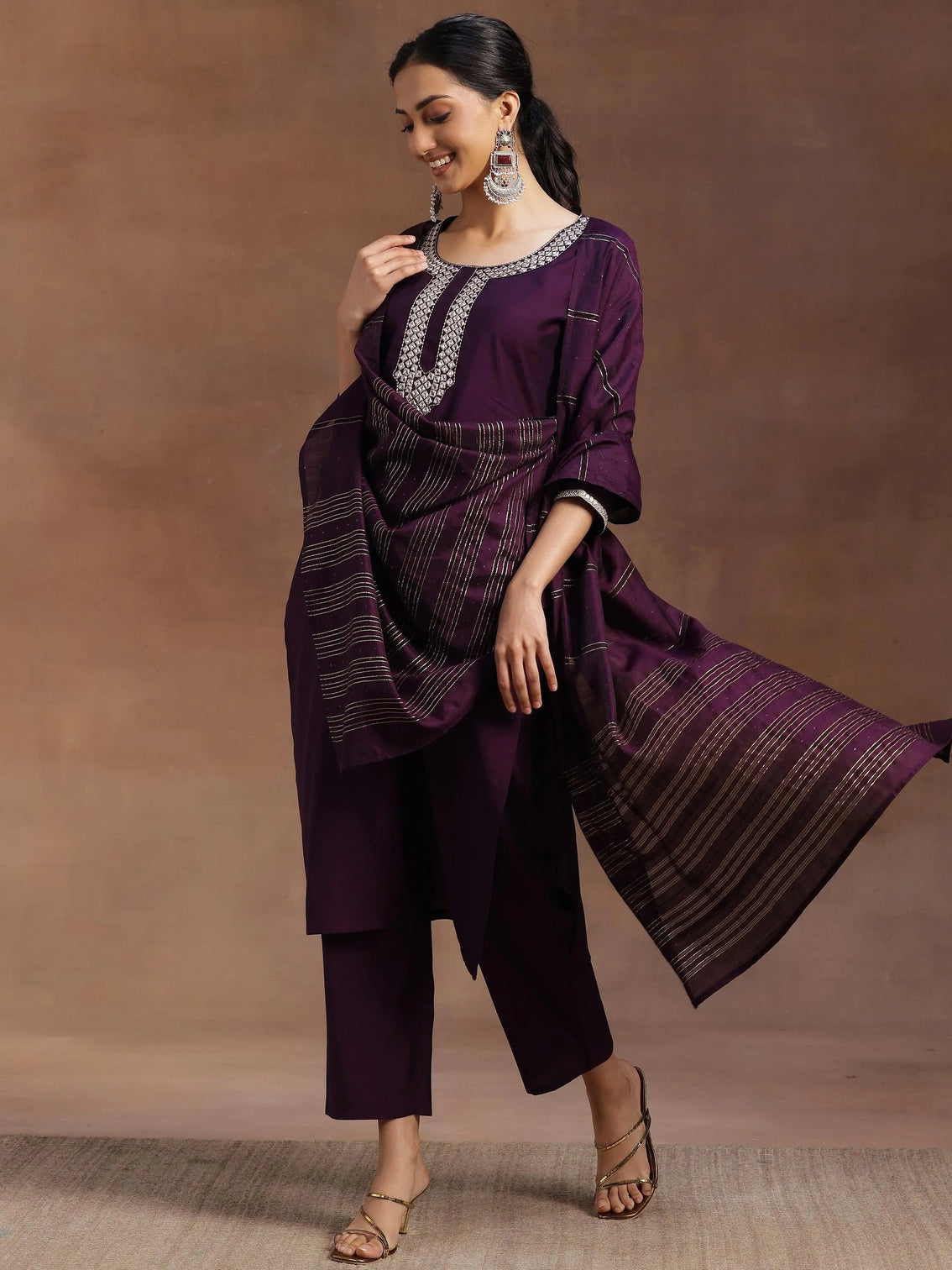 Mameraa Purple Embroidered Silk Blend Straight Suit With Dupatta
