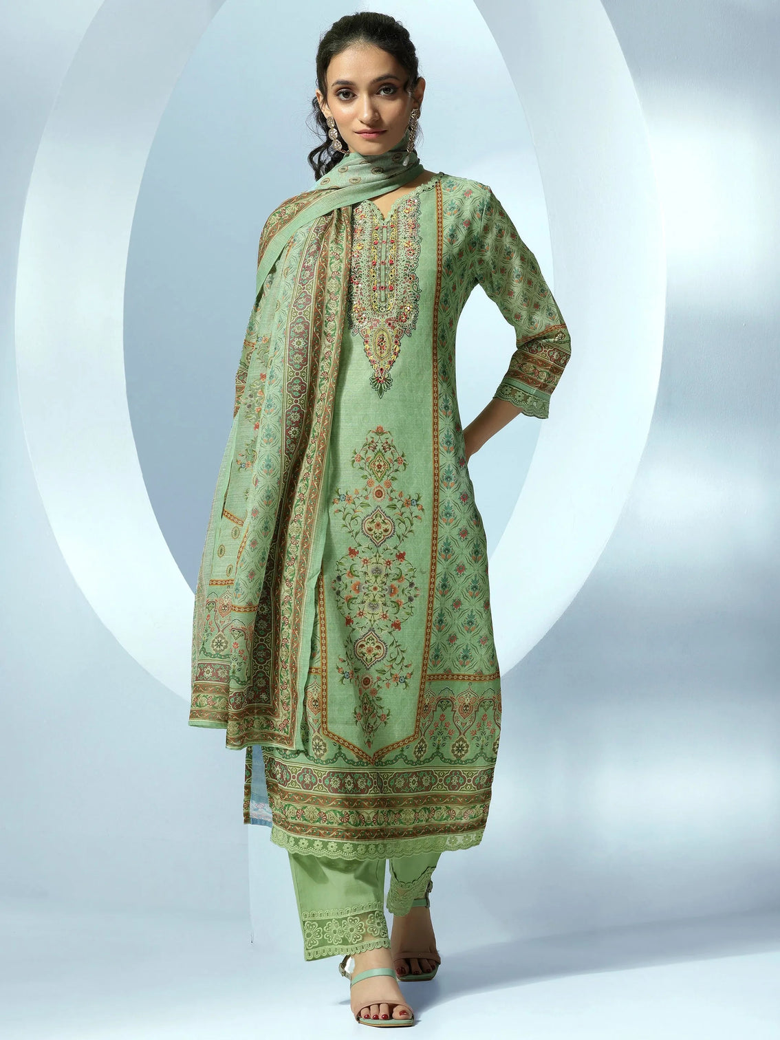Mameraa Green Printed Cotton Blend Straight Suit With Dupatta