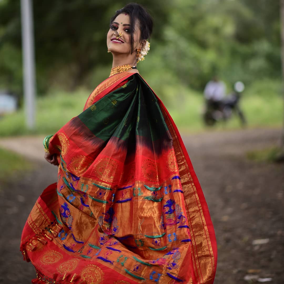 Glorious Green Paithani Silk Saree With Ethnic Blouse Piece