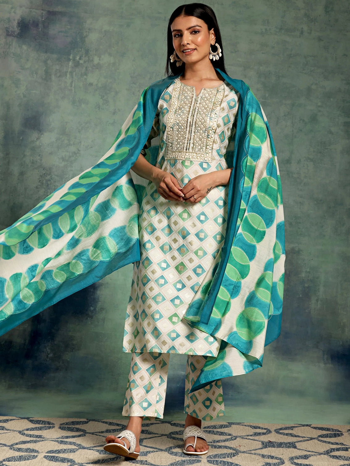 Mameraa Off White Printed Silk Blend Straight Suit With Dupatta