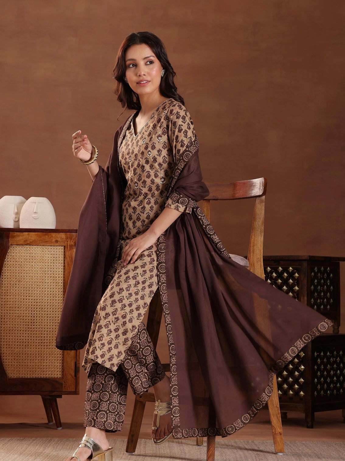 Mameraa Brown Printed Cotton Straight Suit With Dupatta