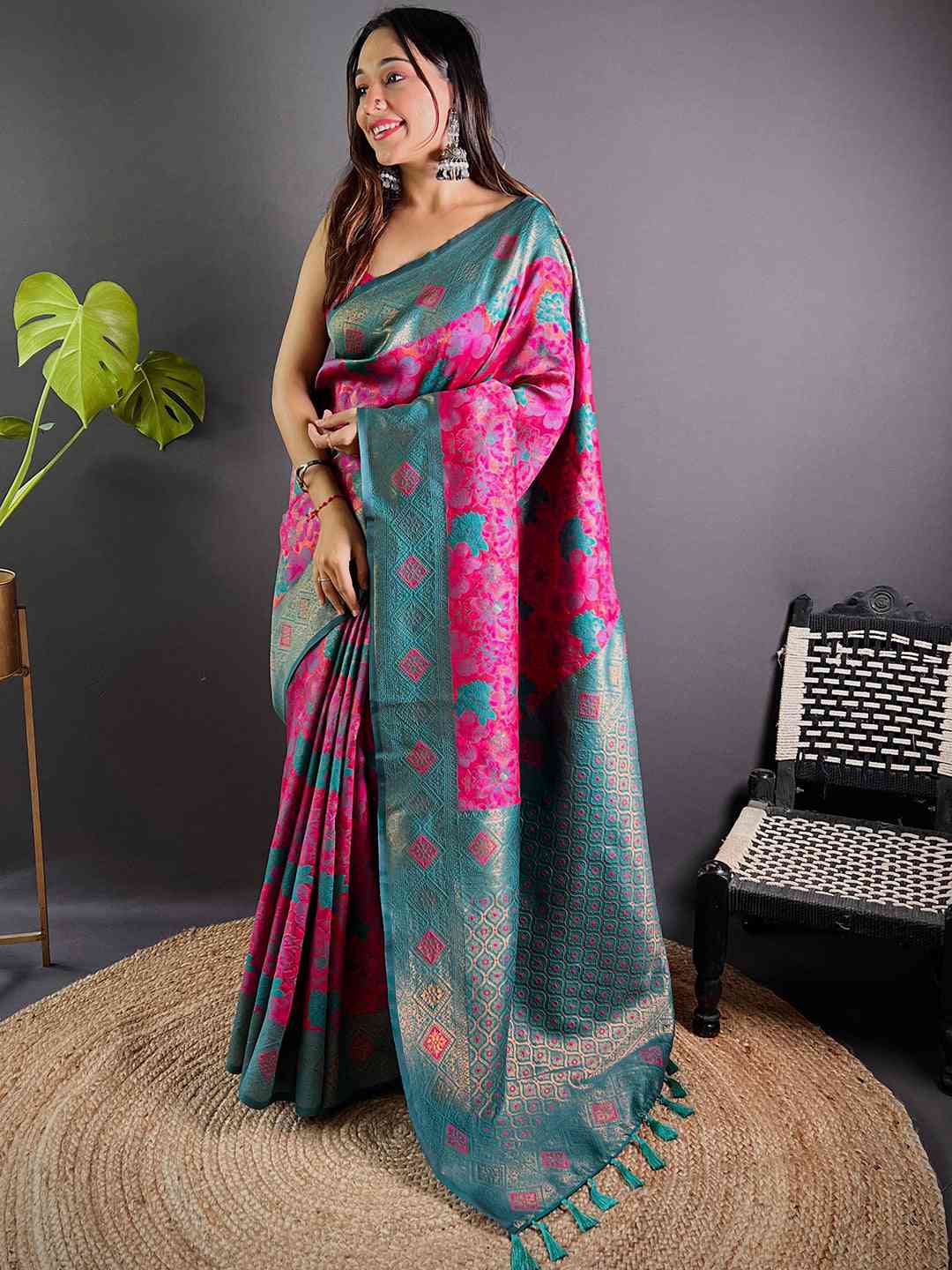 Deep Pink Soft Silk Butta Weaving Saree