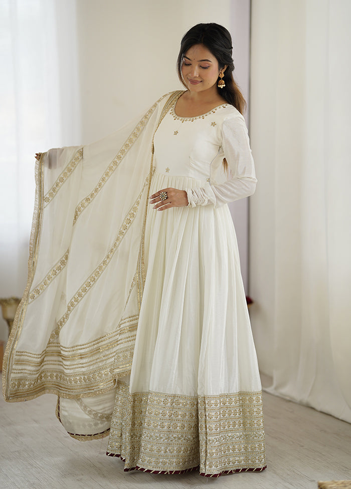Saanjh Gown And Dupatta Set