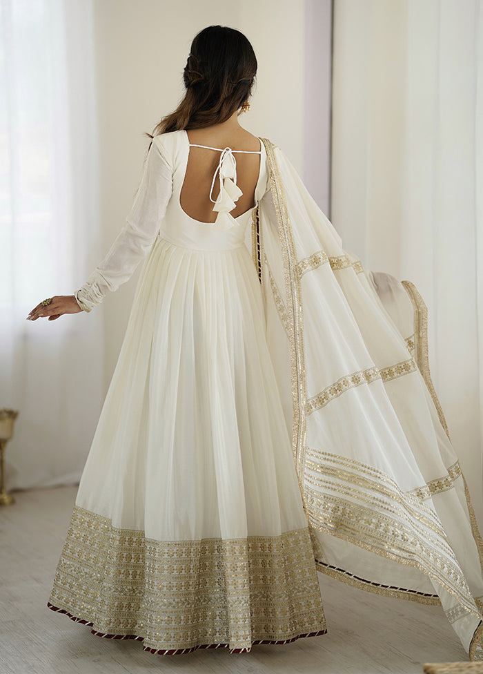 Saanjh Gown And Dupatta Set