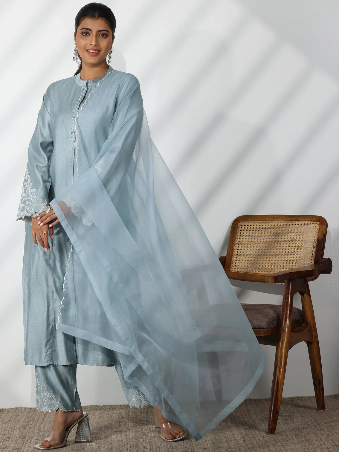 Mameraa Blue Solid Silk Blend Straight Suit With Dupatta