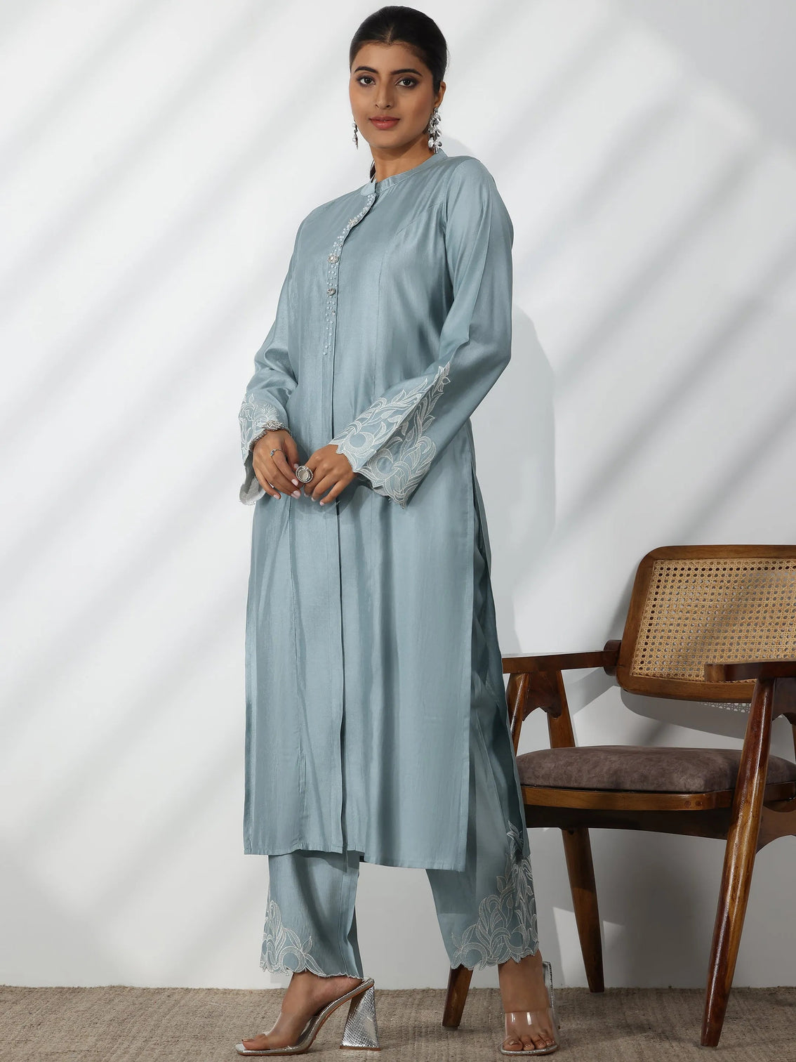 Mameraa Blue Solid Silk Blend Straight Suit With Dupatta