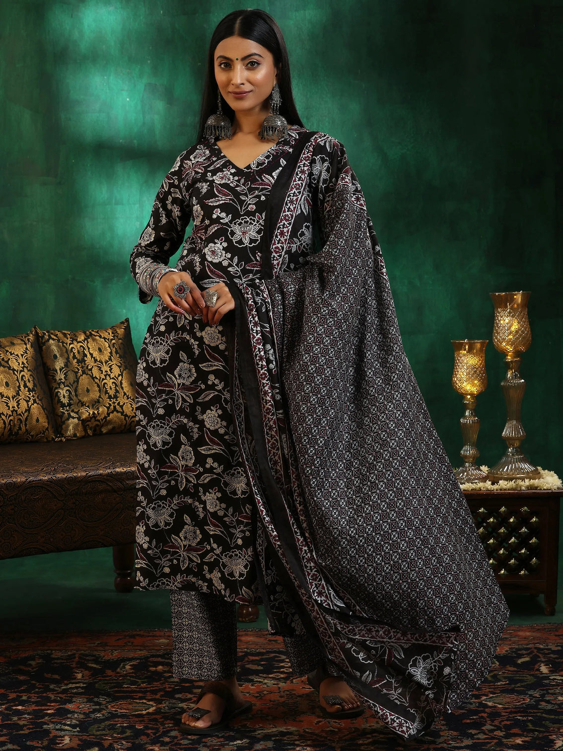 Mameraa Black Printed Cotton Straight Suit With Dupatta