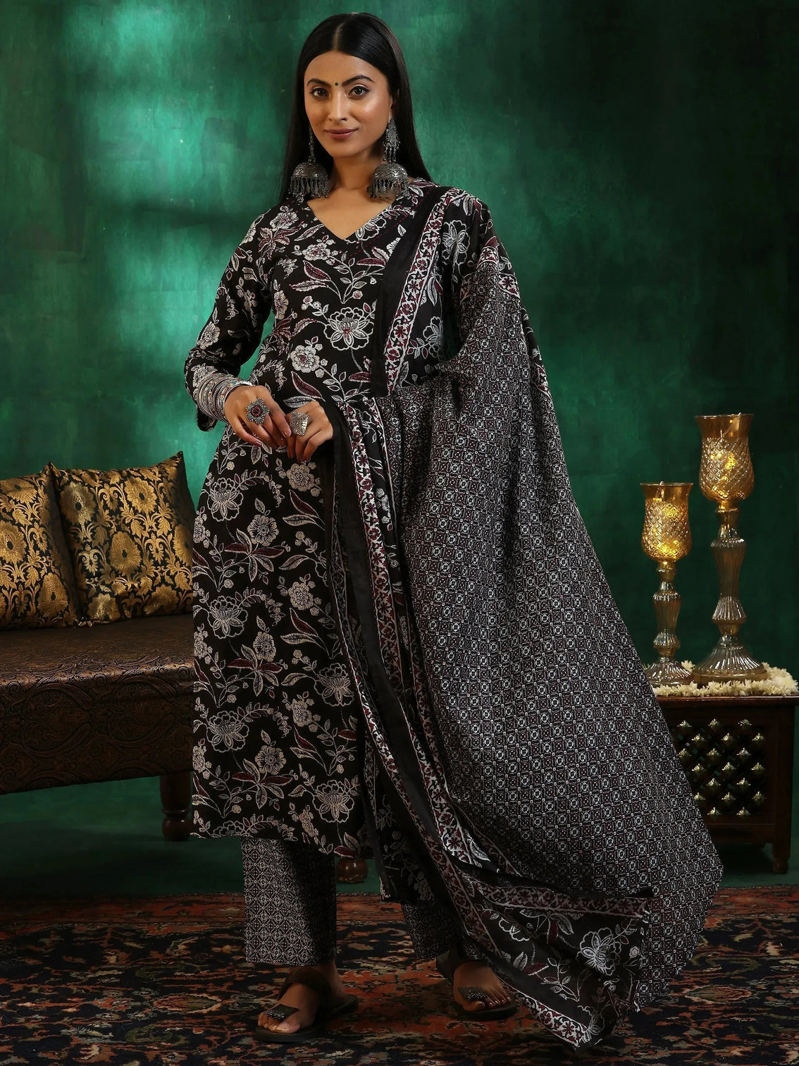Mameraa Black Printed Cotton Straight Suit With Dupatta
