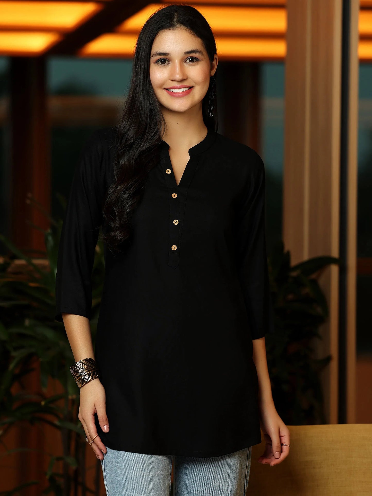 Libas Black Solid Rayon Straight Kurti