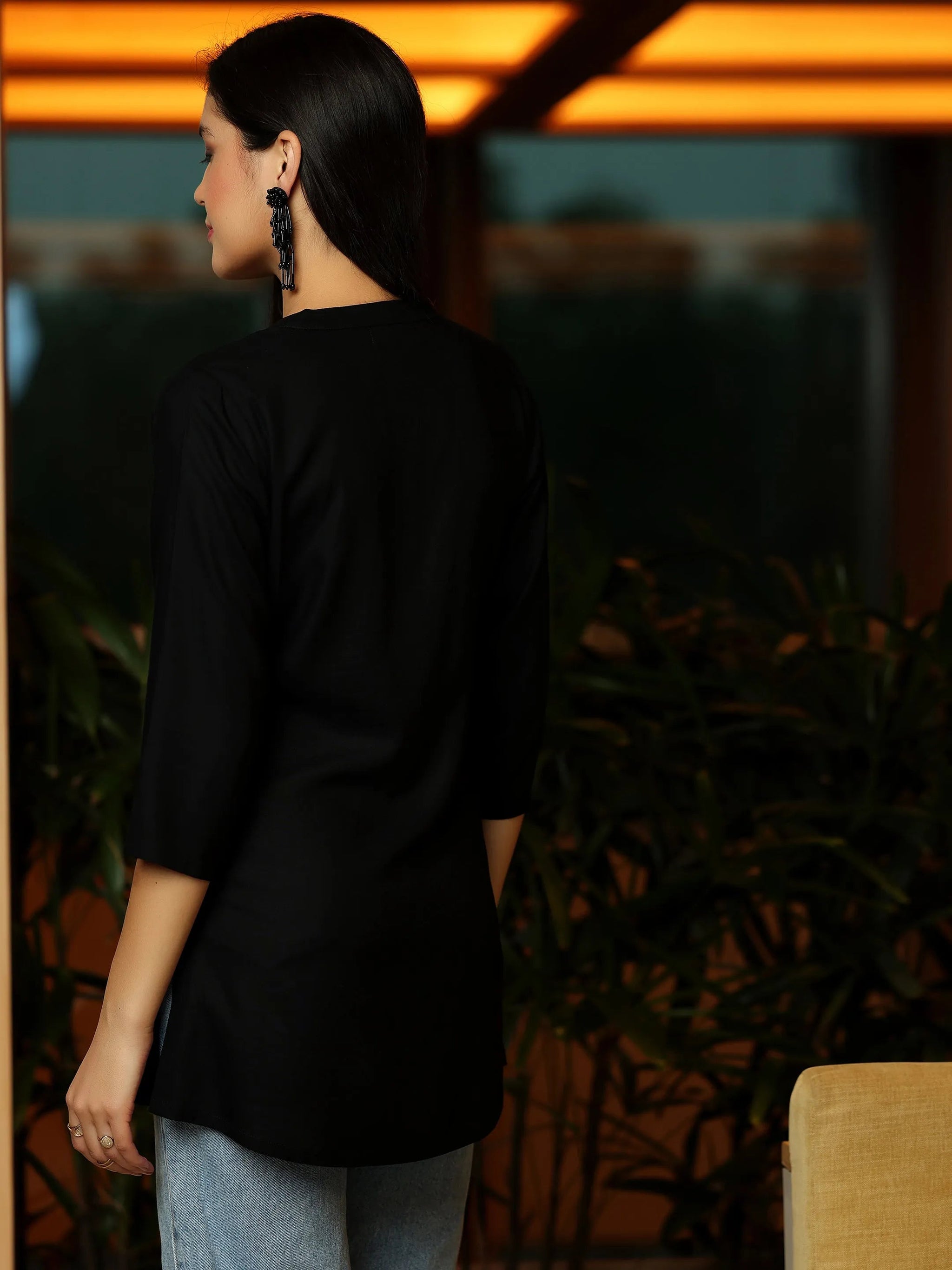 Libas Black Solid Rayon Straight Kurti