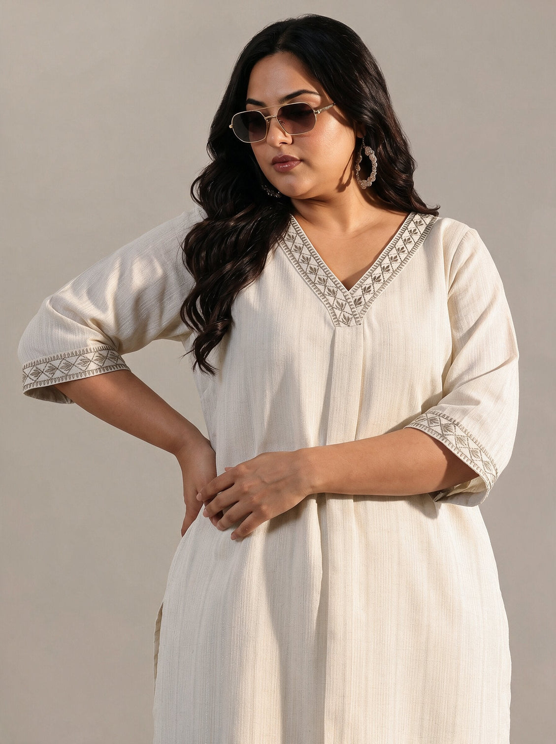 Plus Size Off white Solid Cotton Blend Straight Kurta