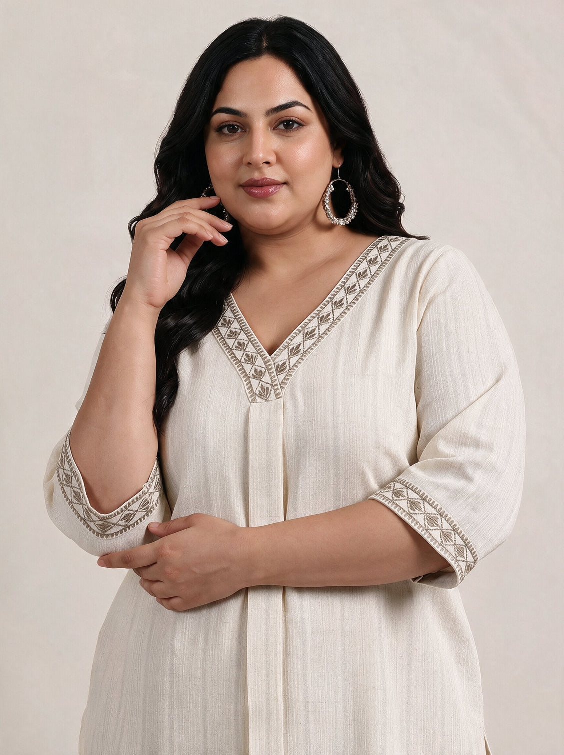 Plus Size Off white Solid Cotton Blend Straight Kurta