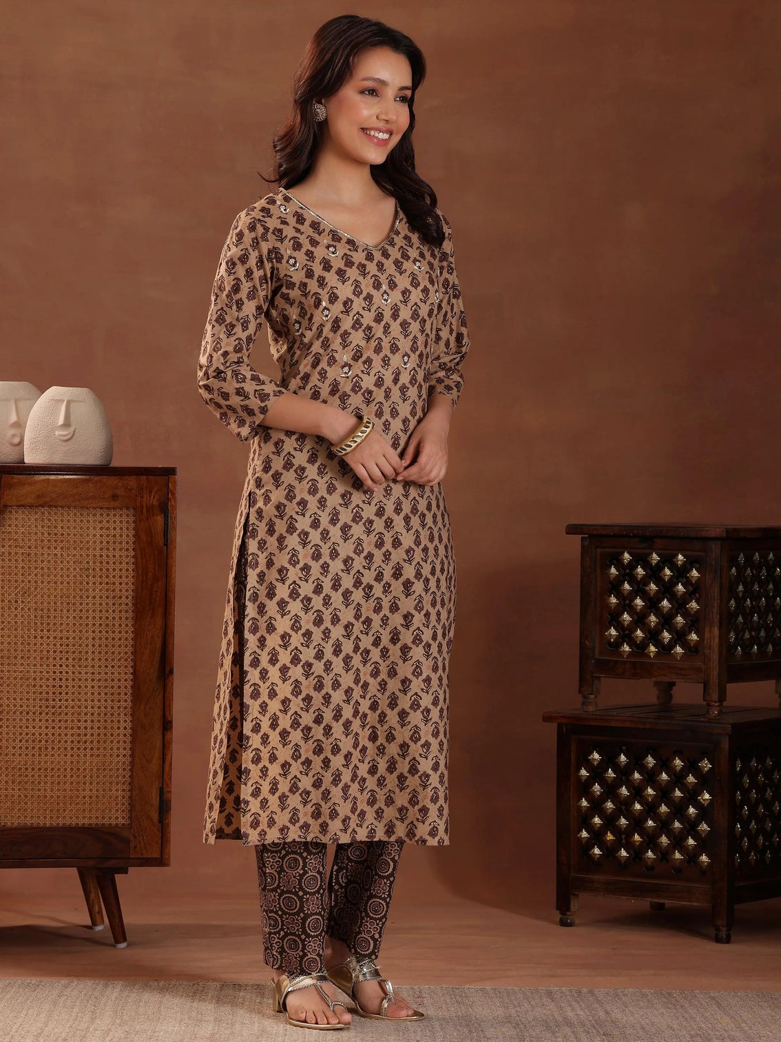 Mameraa Brown Printed Cotton Straight Suit With Dupatta