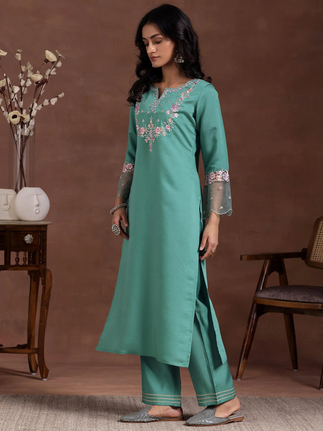 Mameraa Green Yoke Design Silk Blend Straight Suit With Dupatta